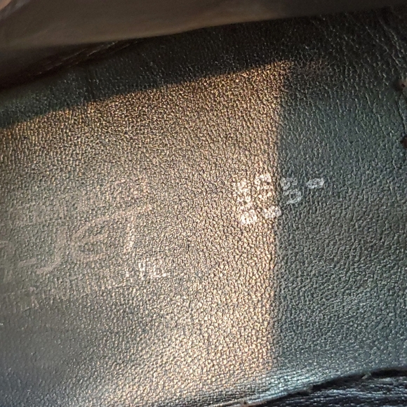 Mephisto Women's Size 8 Suede Flats Shoes - Picture 5 of 9